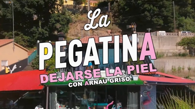 La Pegatina - Darle la vuelta (Videoclip Oficial) 